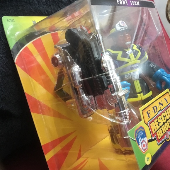 F.D.N.Y RESCUE HEROES Manny Hattan (Fire Department City of New York) Brown Face - Picture 5 of 14